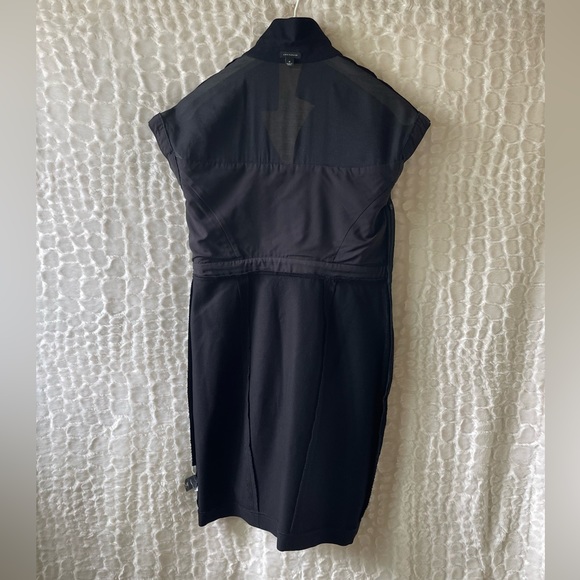 ANN TAYLOR a button down top. Point collar black dress. Size (8). - Picture 9 of 15